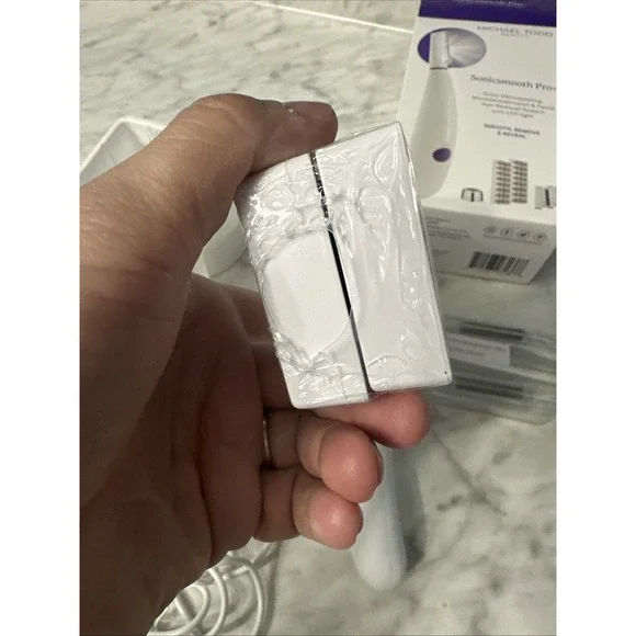 Michael Todd Sonicsmooth Pro+ Sonic Dermaplaning and Facial Hair/Open Box/NEW - Picture 9 of 16